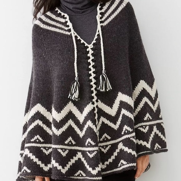 J. Jill Jacquard Poncho Cape Black and White Geometric Pattern OS - Picture 13 of 15